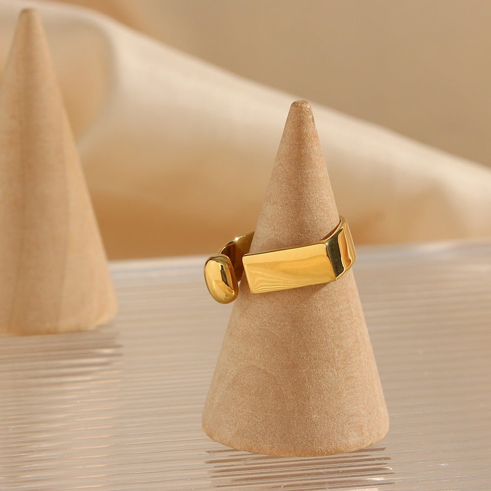 Cadenza Gold Ring