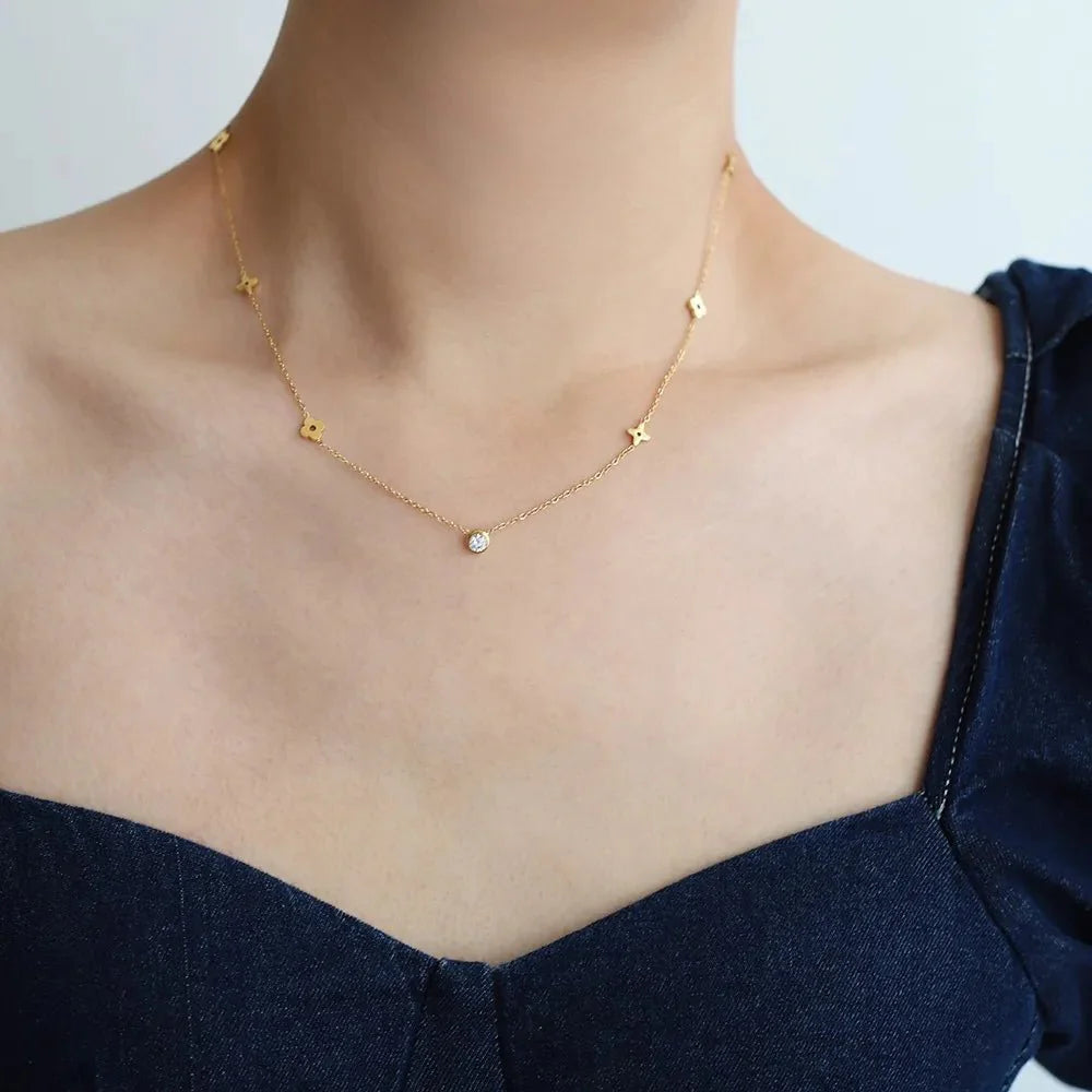 CARRIE Clover Necklace | Gold